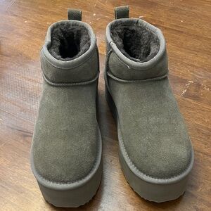 Women's Gray Ankle Boots